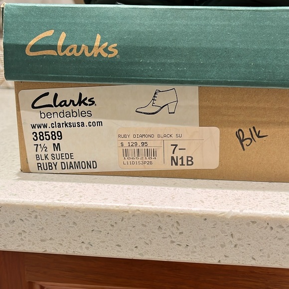 CLARKS Black suede lace up heeled shoes, size US7.5 - Picture 4 of 4